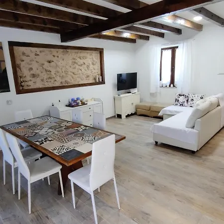 Hébergement de vacances Cigueenas De Navillas *