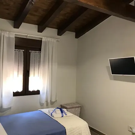 בית כפרי Cigueenas De Navillas