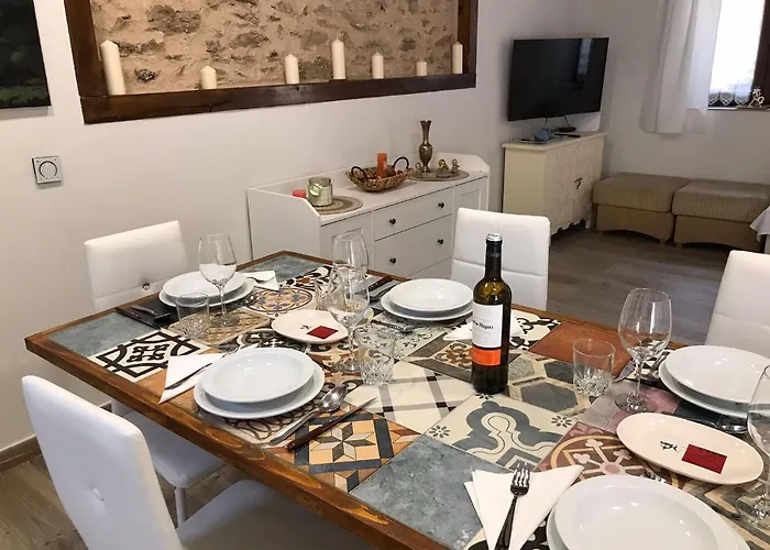 Cigueenas De Navillas * Navas de Riofrio