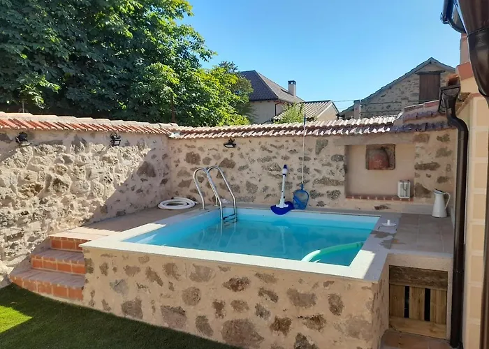 Cigueenas De Navillas * Navas de Riofrio